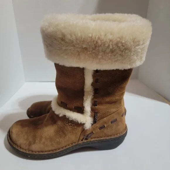 UGG | Elijo Sheepskin Shearling Cuff Short Leather Boots in Toast | 7