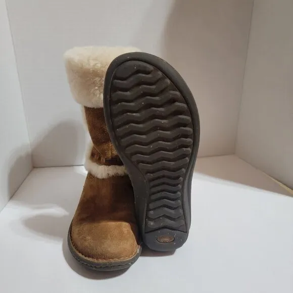 UGG | Elijo Sheepskin Shearling Cuff Short Leather Boots in Toast | 7