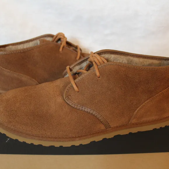 UGG MAKSIM MEN'S CHUKKA SUEDE BOOTS NEW‎
