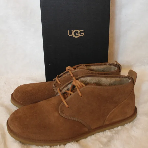 UGG MAKSIM MEN'S CHUKKA SUEDE BOOTS NEW‎