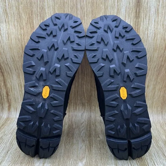 UGG Miwo Trainer Men's Size 12 Black Running Shoes Sneakers Vibram 1104970