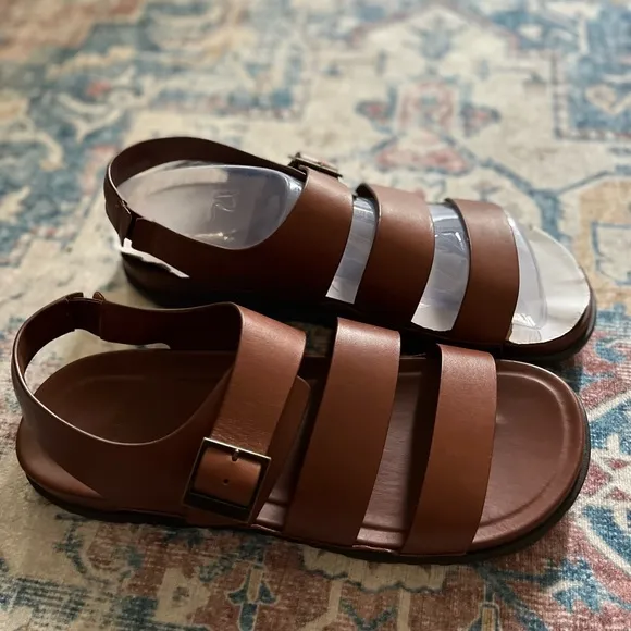 Ugg Wainscott Fisherman sandals luxurious comfortable summer walkingshoes