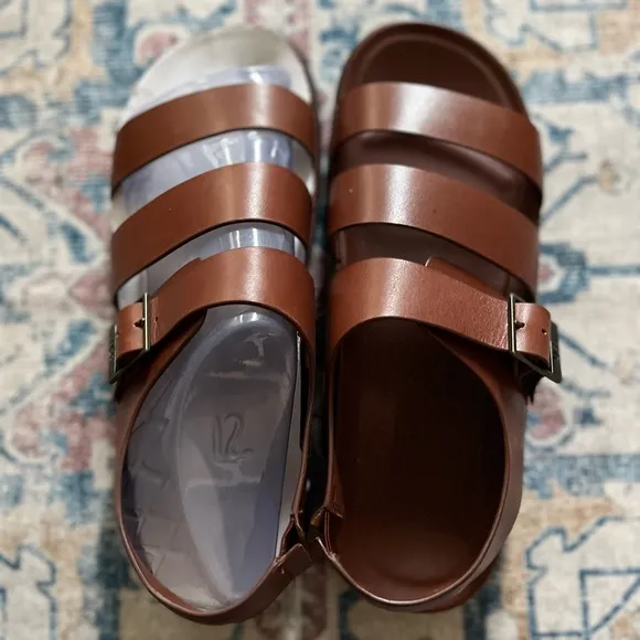 Ugg Wainscott Fisherman sandals luxurious comfortable summer walkingshoes