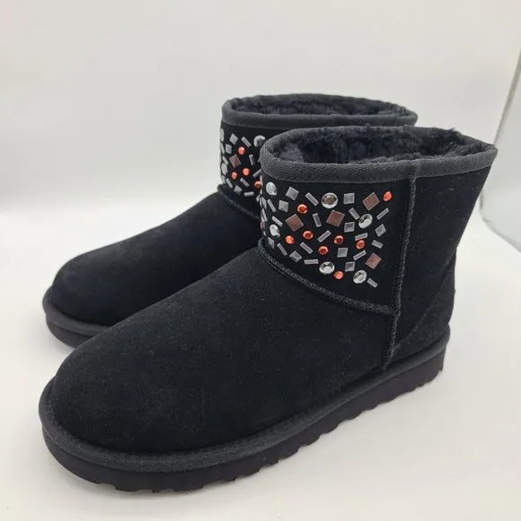 UGG Womens Boots black Suede Fur Classic Mini Stud II Medallion Size 6 37 new