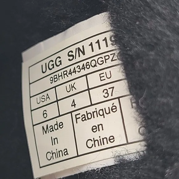 UGG Womens Boots black Suede Fur Classic Mini Stud II Medallion Size 6 37 new