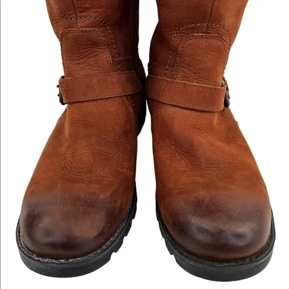 UGG Women’s Chantay Side Zip Boots