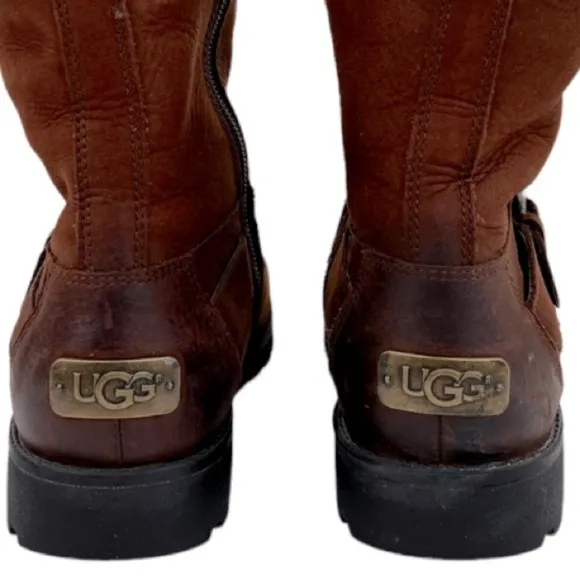 UGG Women’s Chantay Side Zip Boots