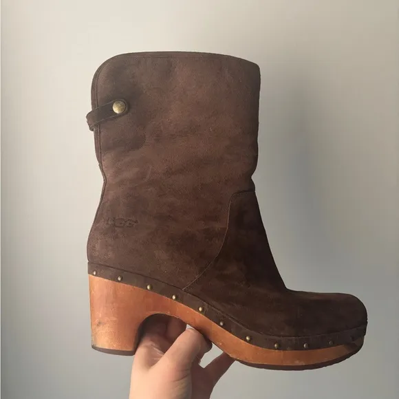 UGG Women's Lynnea Shearling Ankle Clog Boots Sheepskin Fold-Over Lining Size 10