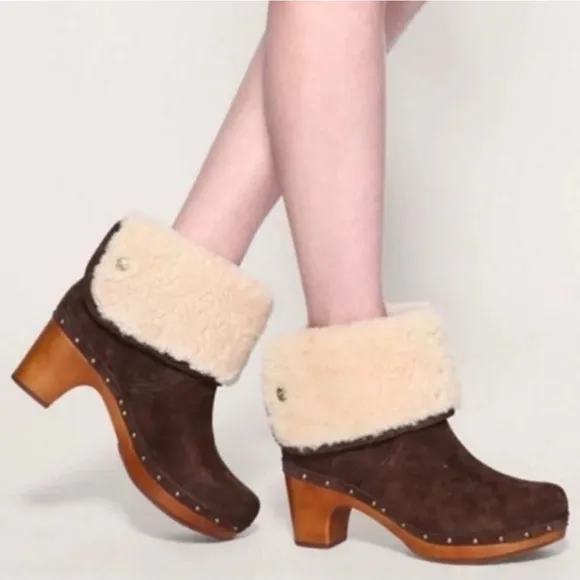 UGG Women's Lynnea Shearling Ankle Clog Boots Sheepskin Fold-Over Lining Size 10