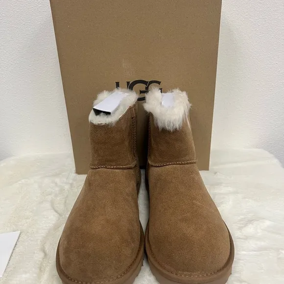 UGG Women's Mini Bailey Logo Strap Suede Boots - Chestnut Size 7 or 8