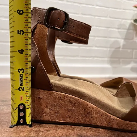 Ugg Women's Zoe II Wedge Sandals