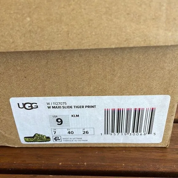UGG Maxi Puff Slide Tiger Print Sandals US Women Size 9/UK 7/EU 40(MSRP$130)