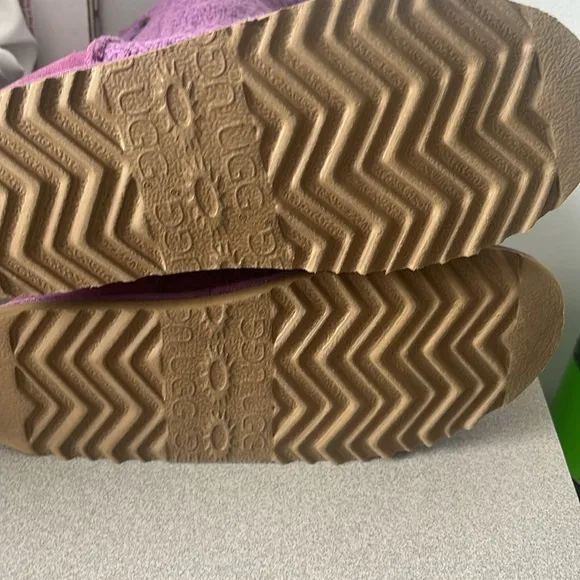 UGGS Purple Lace-Up Ribbon Mid-Calf Boot Sz 5