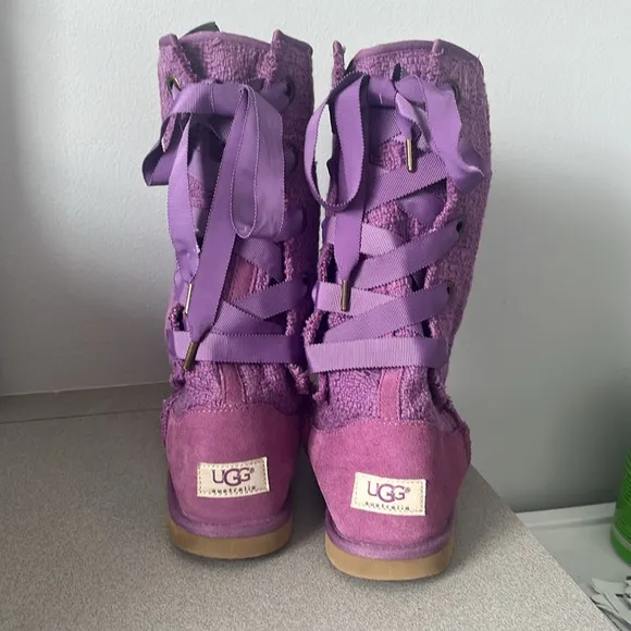 UGGS Purple Lace-Up Ribbon Mid-Calf Boot Sz 5