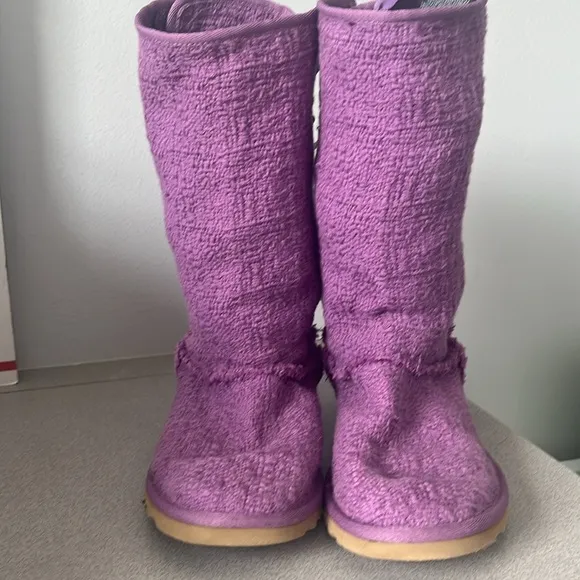UGGS Purple Lace-Up Ribbon Mid-Calf Boot Sz 5