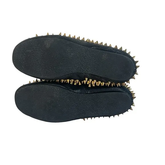 Unif Hellraisers women's brass spiked fine leather loafers size 6 black