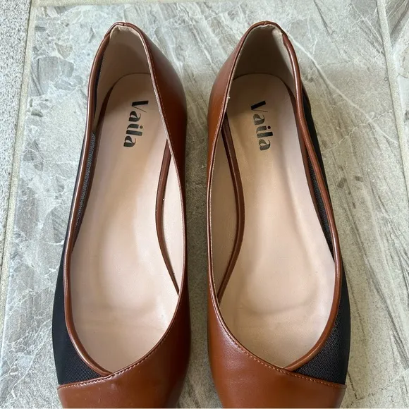 Vaila Linda Flats in Brown, Size 11
