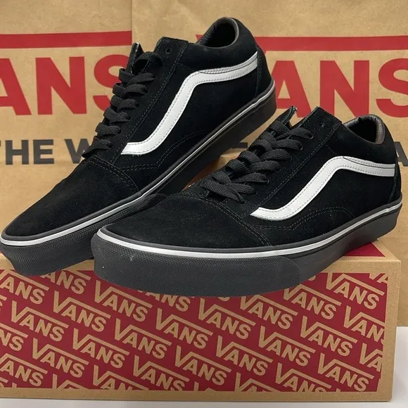 Vans Men’s Black and White Sneakers Old SkoolMetallic BlackVN000CTERMA