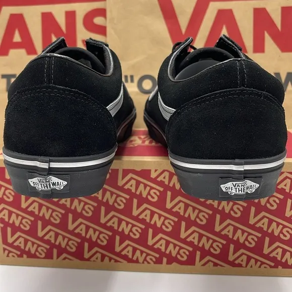 Vans Men’s Black and White Sneakers Old SkoolMetallic BlackVN000CTERMA