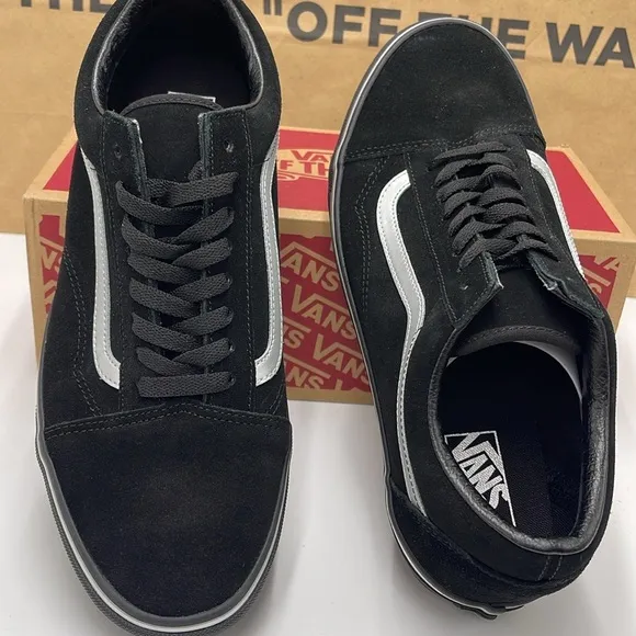 Vans Men’s Black and White Sneakers Old SkoolMetallic BlackVN000CTERMA