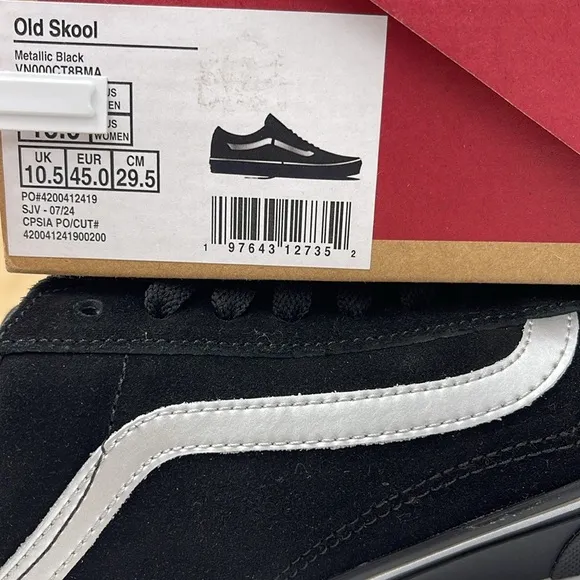 Vans Men’s Black and White Sneakers Old SkoolMetallic BlackVN000CTERMA
