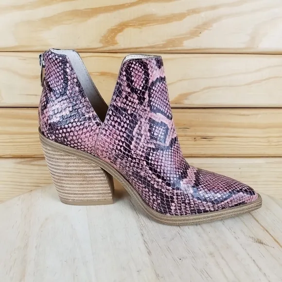 Vince Camuto 5.5M GIGIETTA Leather Ankle Boots Western Booties Snakeskin NEW