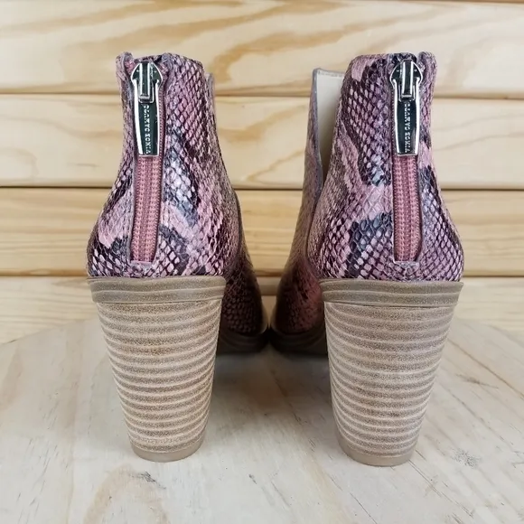 Vince Camuto 5.5M GIGIETTA Leather Ankle Boots Western Booties Snakeskin NEW