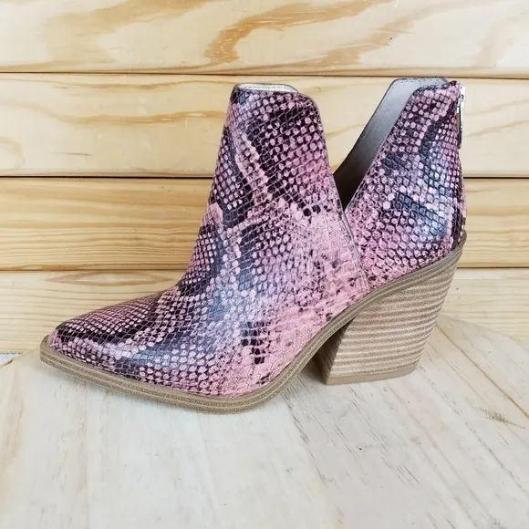 Vince Camuto 5.5M GIGIETTA Leather Ankle Boots Western Booties Snakeskin NEW