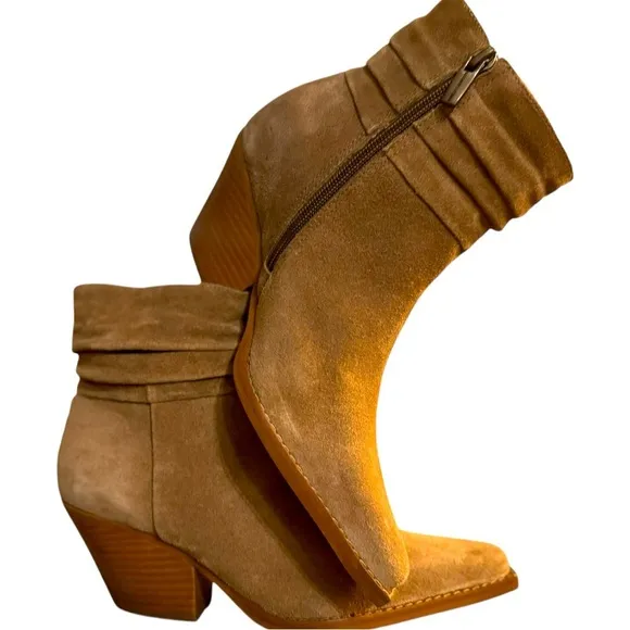 Vince Camuto Suede Ankle Boots Size 6