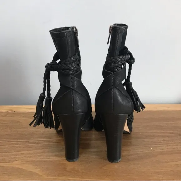 Vince Camuto Suede Tassel Booties Ankle Boots • size 7.5