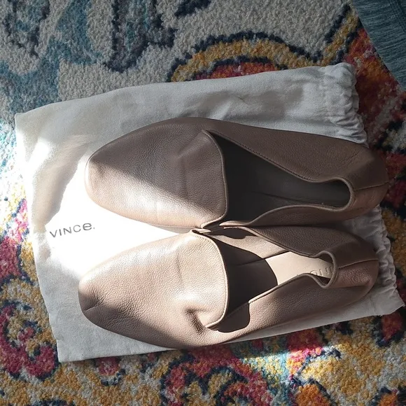 Vince Paz Smooth Leather Greige Nude Loafers Sz 8