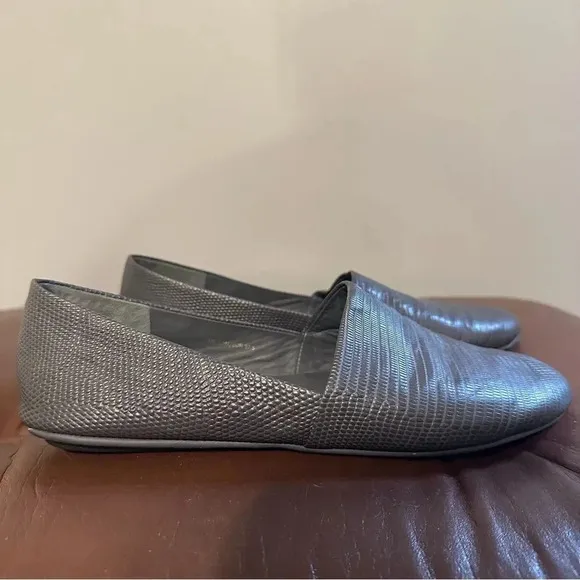 Vince Perforated Leather Bogart Loafer Flats Size 7.5