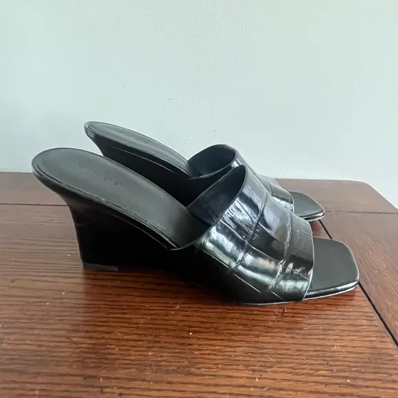 VINCE Pia leather croc embossed black wedge NEW 10‎