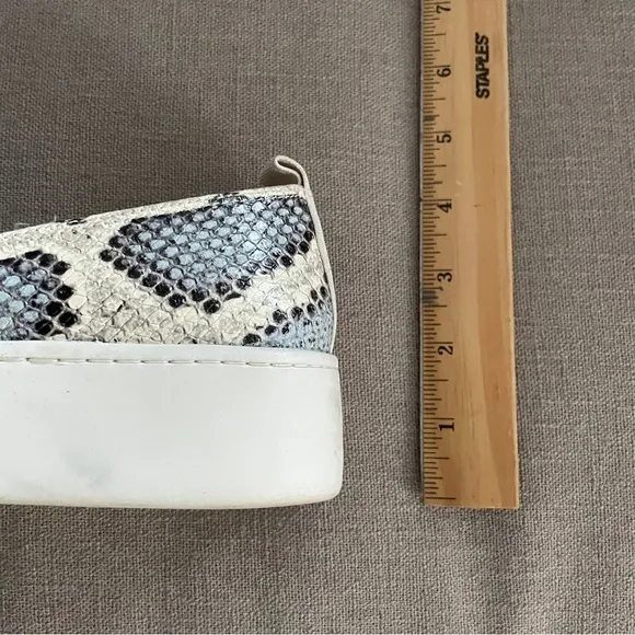 Vince Saxon Snakeskin Embossed Leather Platform Sneakers Grey Women’s Size 7