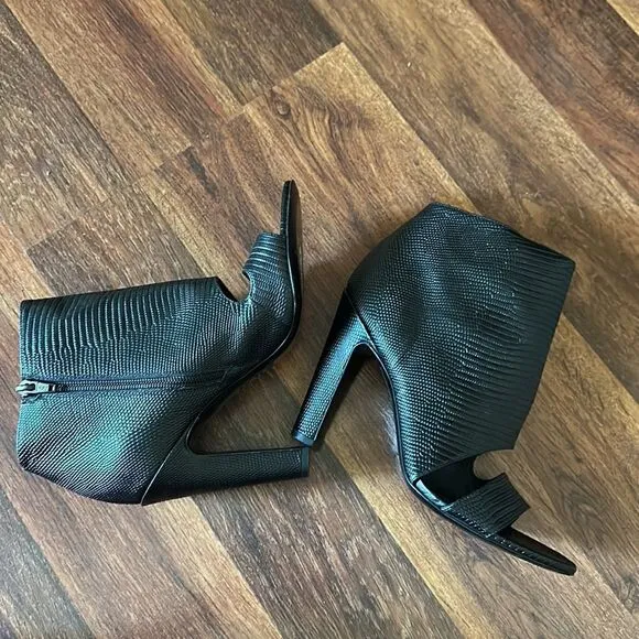 VINCE sansa embossed boots size 7