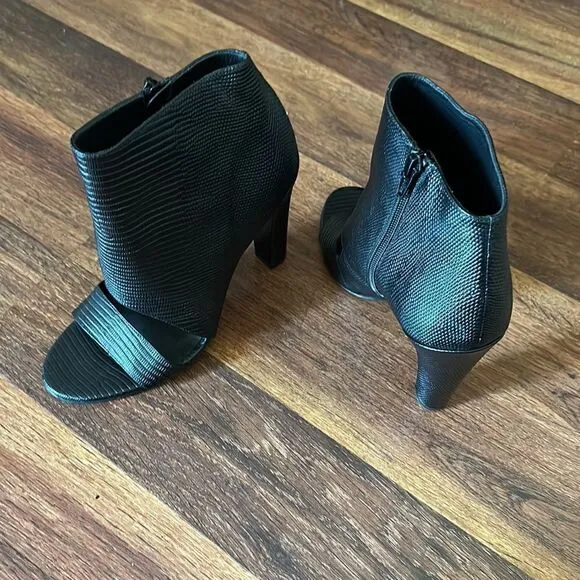 VINCE sansa embossed boots size 7