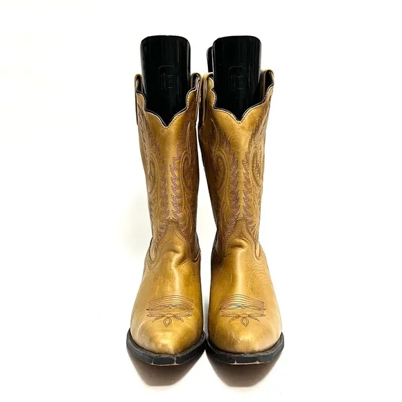 Vintage 1990s women’s tan leather square toe scalloped cowboy boots