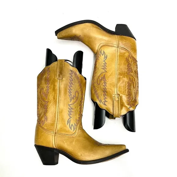 Vintage 1990s women’s tan leather square toe scalloped cowboy boots