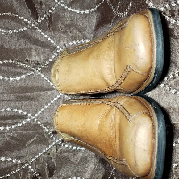 Vintage mens Buttery Soft leather loafers,tan size 10.
