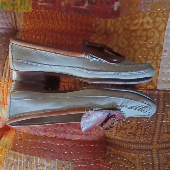 Vintage Women's Dexter Classics Brown/Tan Leather Loafers Size 9.5