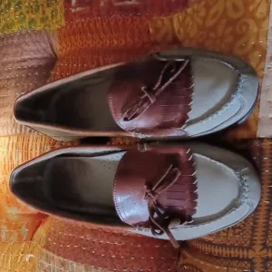 Vintage Women's Dexter Classics Brown/Tan Leather Loafers Size 9.5