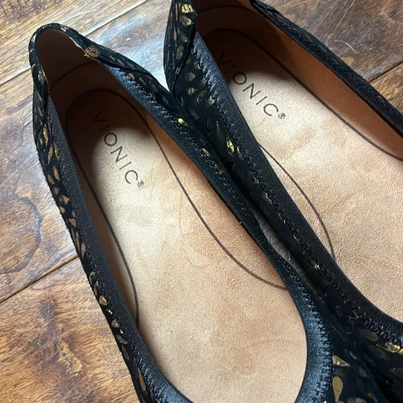 VIONIC Black Foil CAROLL BALLET FLAT, size 9