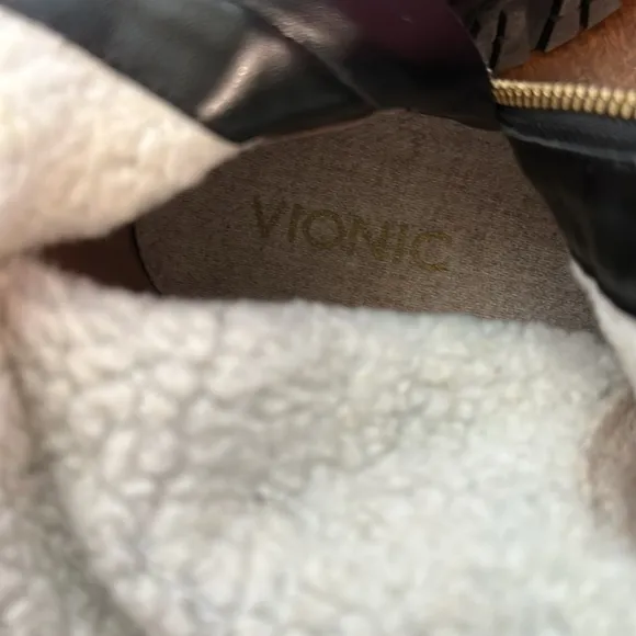 Vionic black suede leather lo-calf boots w/sealed zippers Sherpa lined size 6.5