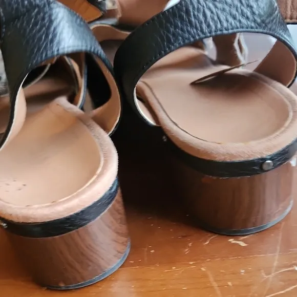 Vionic Faye T-Strap Clogs