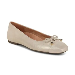 Vionic Klara Suede Ballet Flat in Gold Size 7