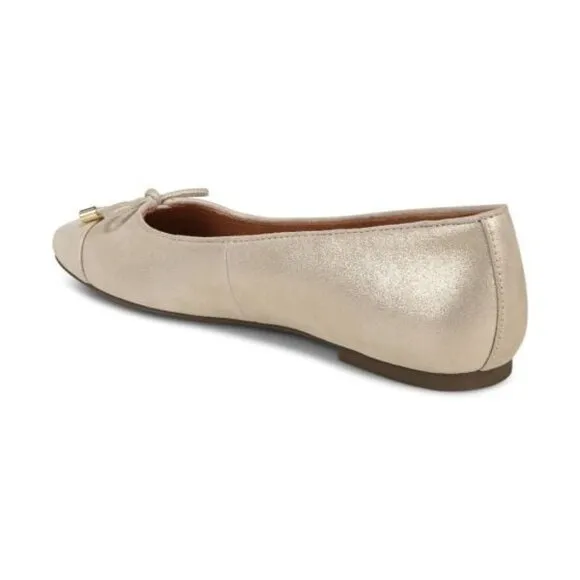 Vionic Klara Suede Ballet Flat in Gold Size 7