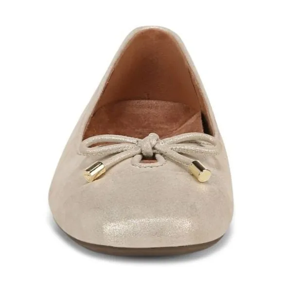 Vionic Klara Suede Ballet Flat in Gold Size 7