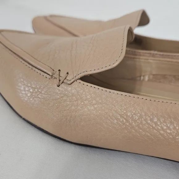 Vionic Noah Pointy Toe Tumbled Leather Loafer in Nude Beige Size 7