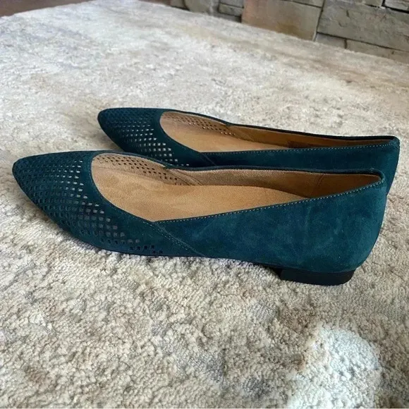 Vionic Posey Perforated Laser Cut Pointed Toe Flats Slip On Pine Green: 6.5