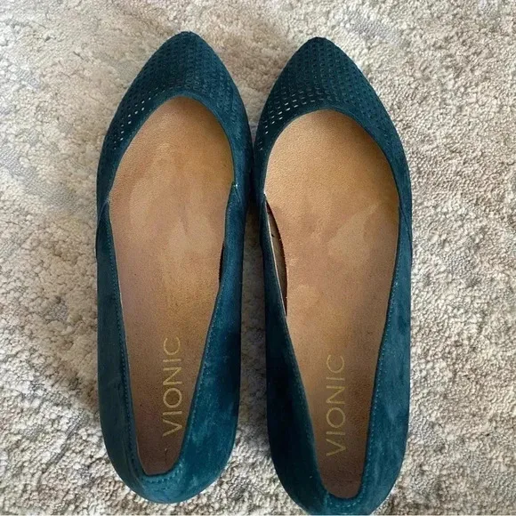Vionic Posey Perforated Laser Cut Pointed Toe Flats Slip On Pine Green: 6.5